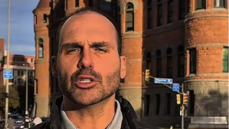 PF abre processo para apurar faltas injustificadas de Eduardo Bolsonaro