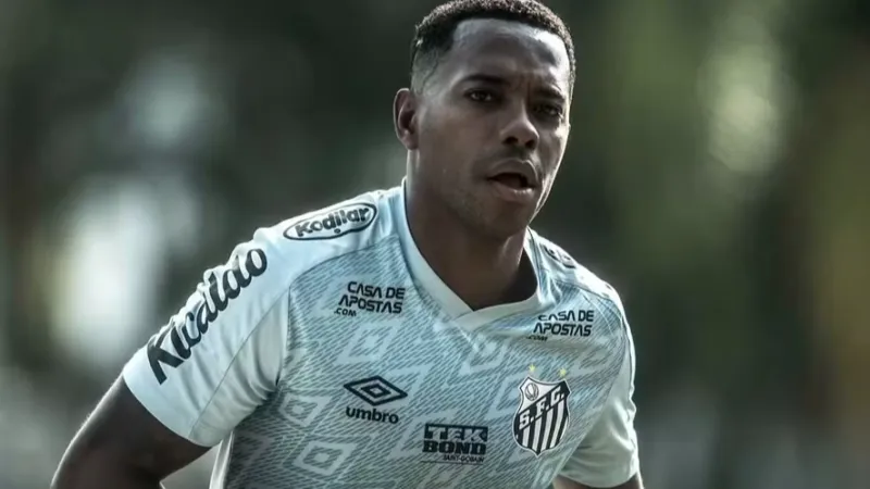Justiça reduz pena de Robinho em 160 dias por estudo e trabalho na prisão