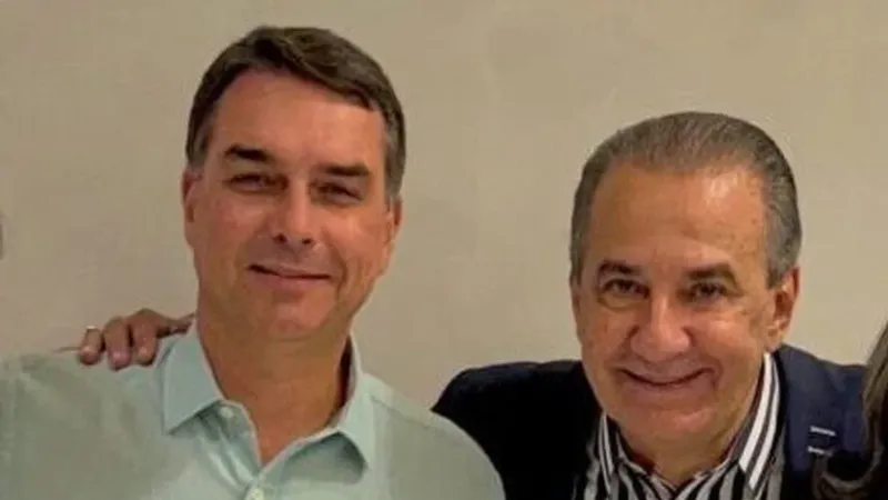 Ação pede inelegibilidade de Flávio por propaganda eleitoral em culto de Malafaia