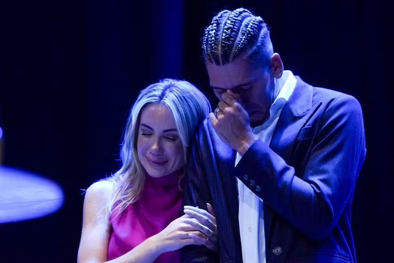Jogador Roberto Firmino se torna pastor de igreja evangélica em Maceió: 'Noite inesquecível'
