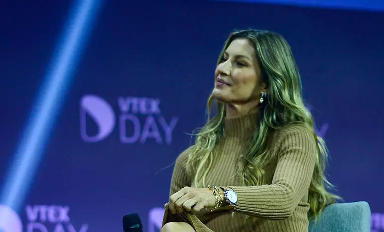 Gisele Bündchen chora ao ministrar palestra no Brasil: "Não sou diferente de vocês"