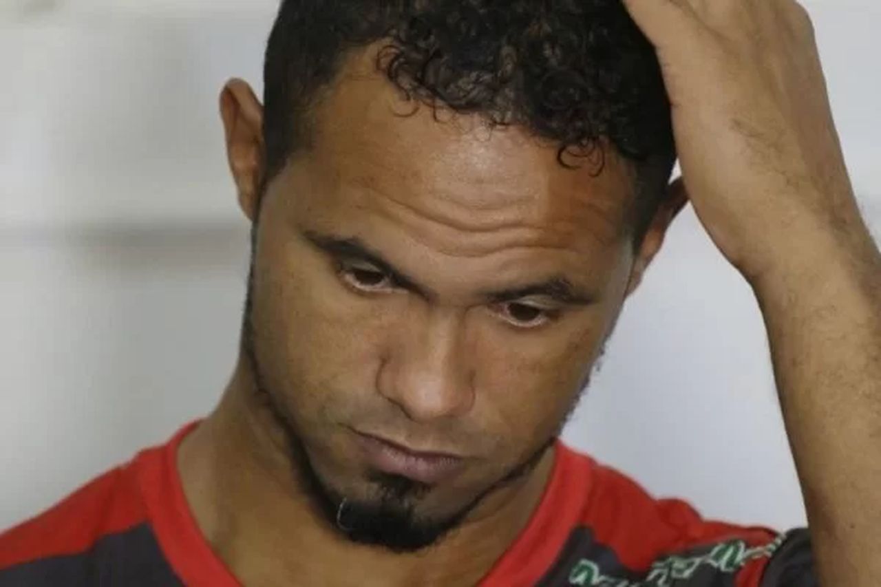 Goleiro Bruno tem liberdade condicional concedida pela Justiça do Rio
