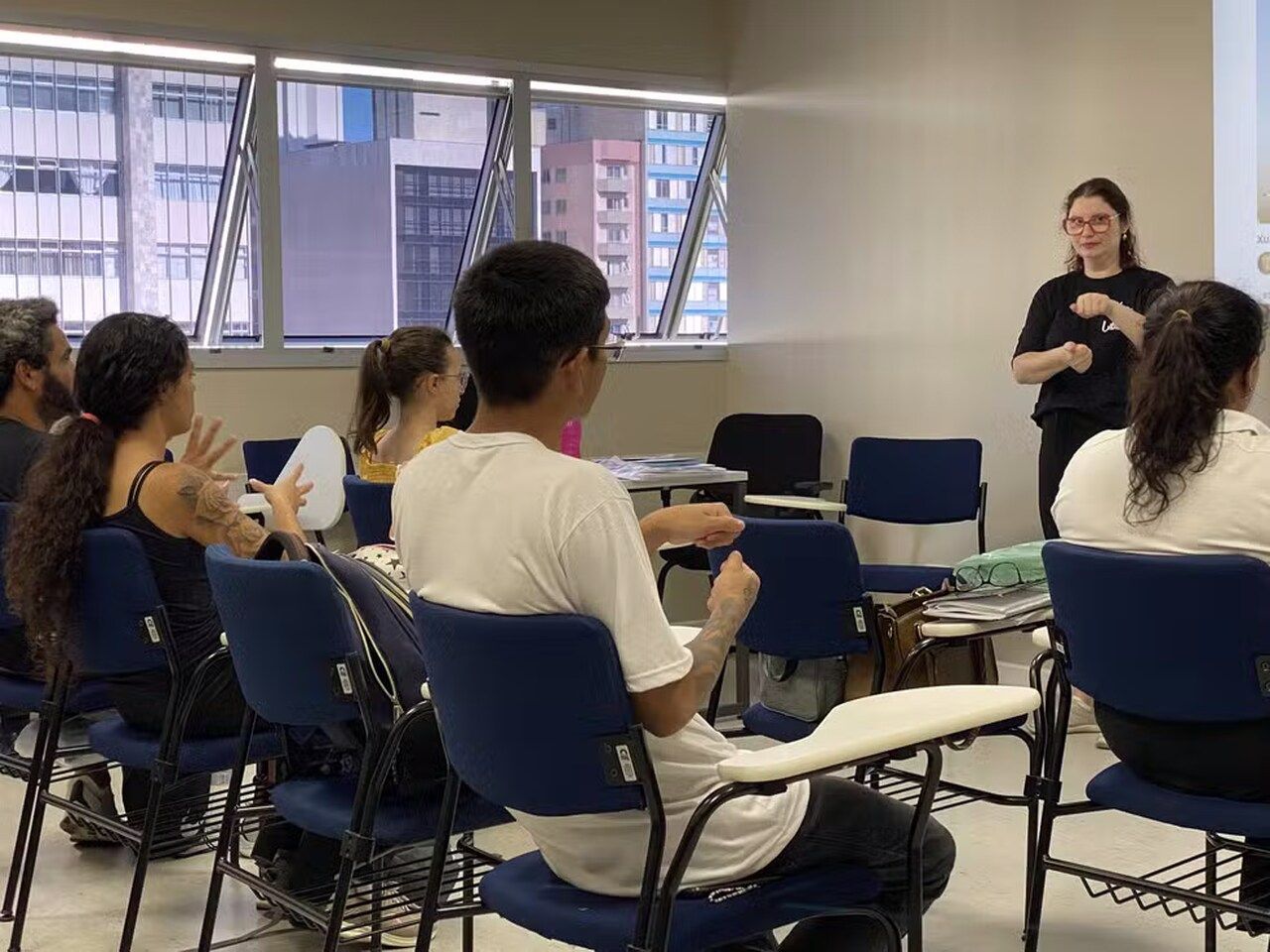 Curso gratuito de Libras abre 300 vagas em Maceió; veja como se inscrever