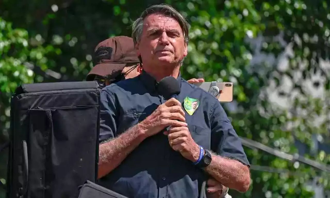 Bolsonaro deve virar presidente de honra do PL quando deixar o Planalto