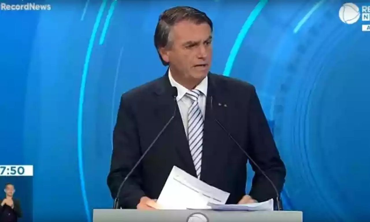 Bolsonaro: 'Nós somos vítimas do ódio das pessoas e não o contrário'