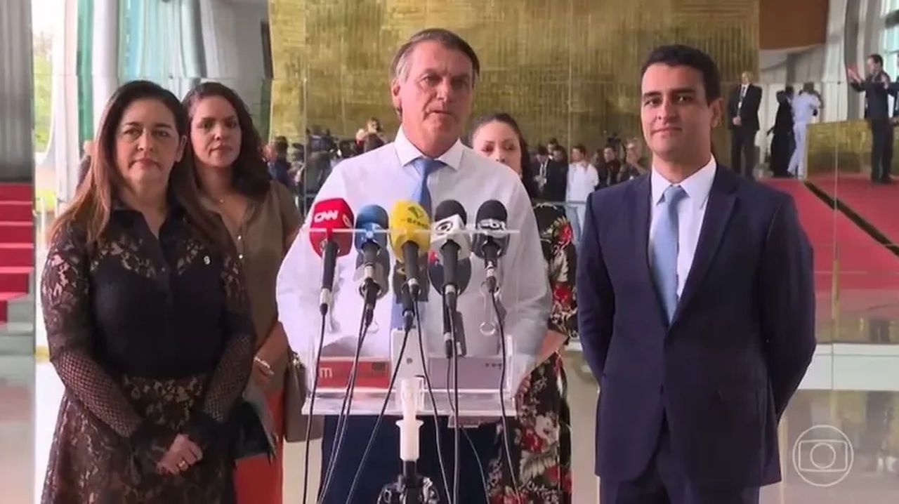 Prefeito de Maceió, JHC troca de partido para apoiar Bolsonaro no 2º turno das eleições