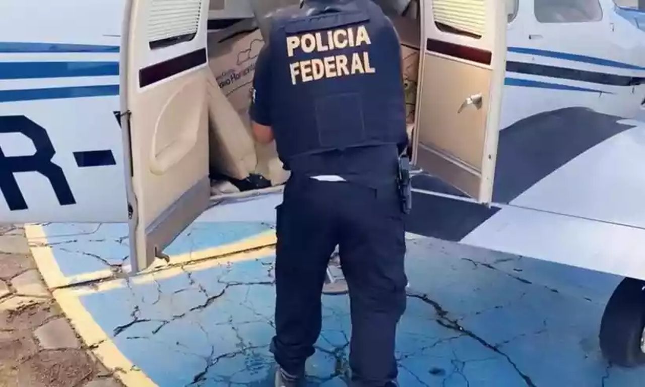 PF apreende avião da Igreja Quadrangular com 290kg de maconha