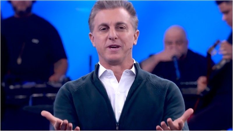 Luciano Huck promove futebol beneficente em prol do Rio Grande do Sul