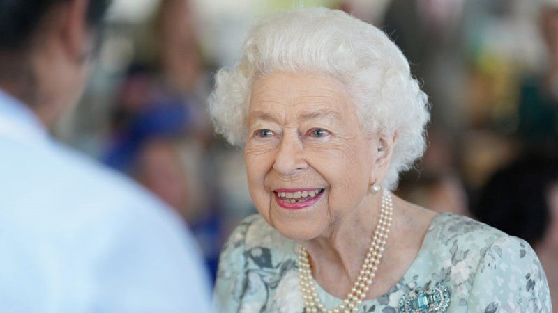Rainha Elizabeth II é colocada sob supervisão médica: ''Profundamente preocupado''