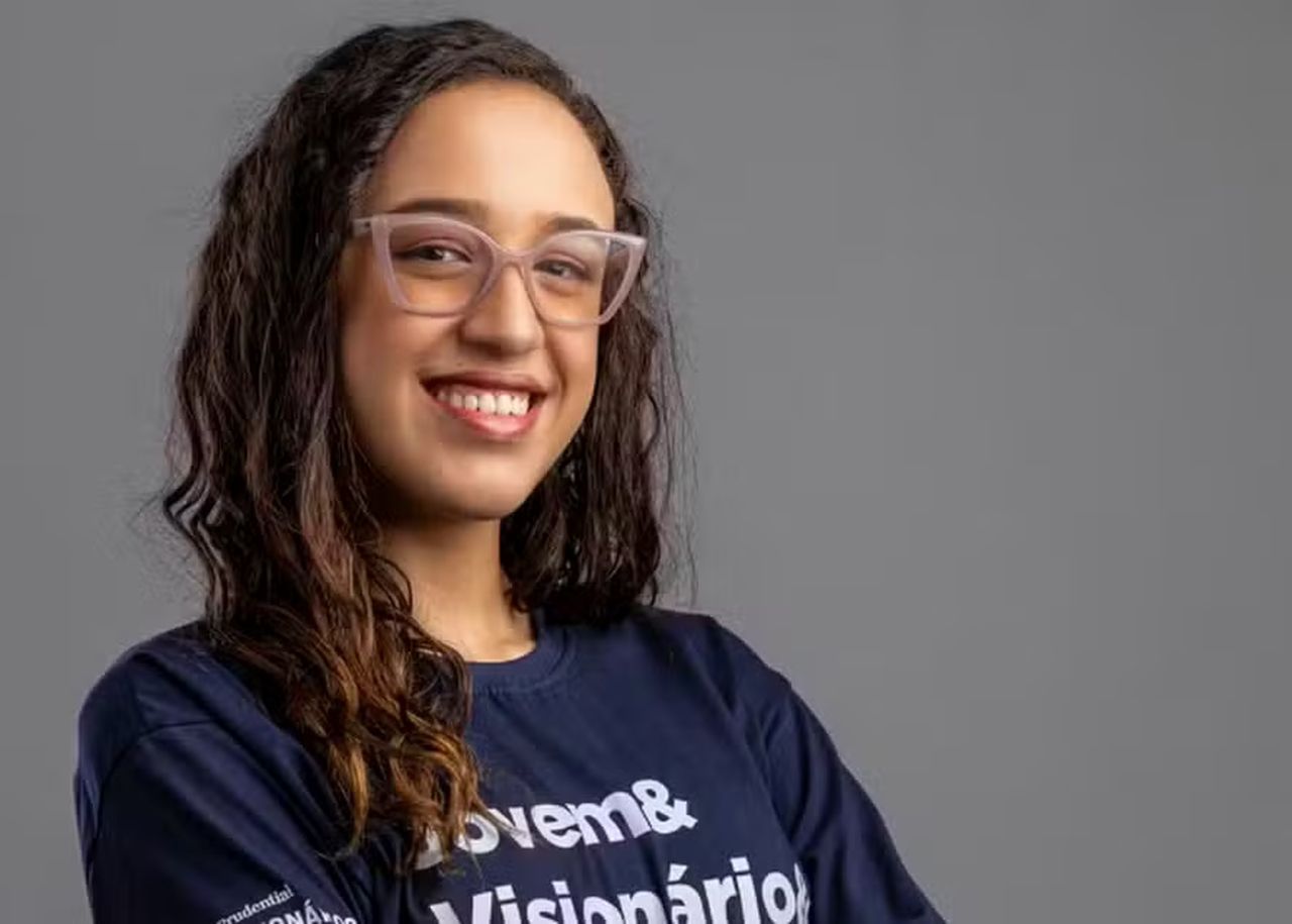 'O Brasil não é só samba e futebol', diz jovem mineira finalista do 'Nobel Estudantil'