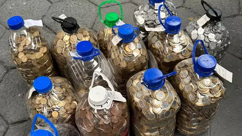 Homem usa R$ 17 mil em moedas para comprar carro em Santa Catarina