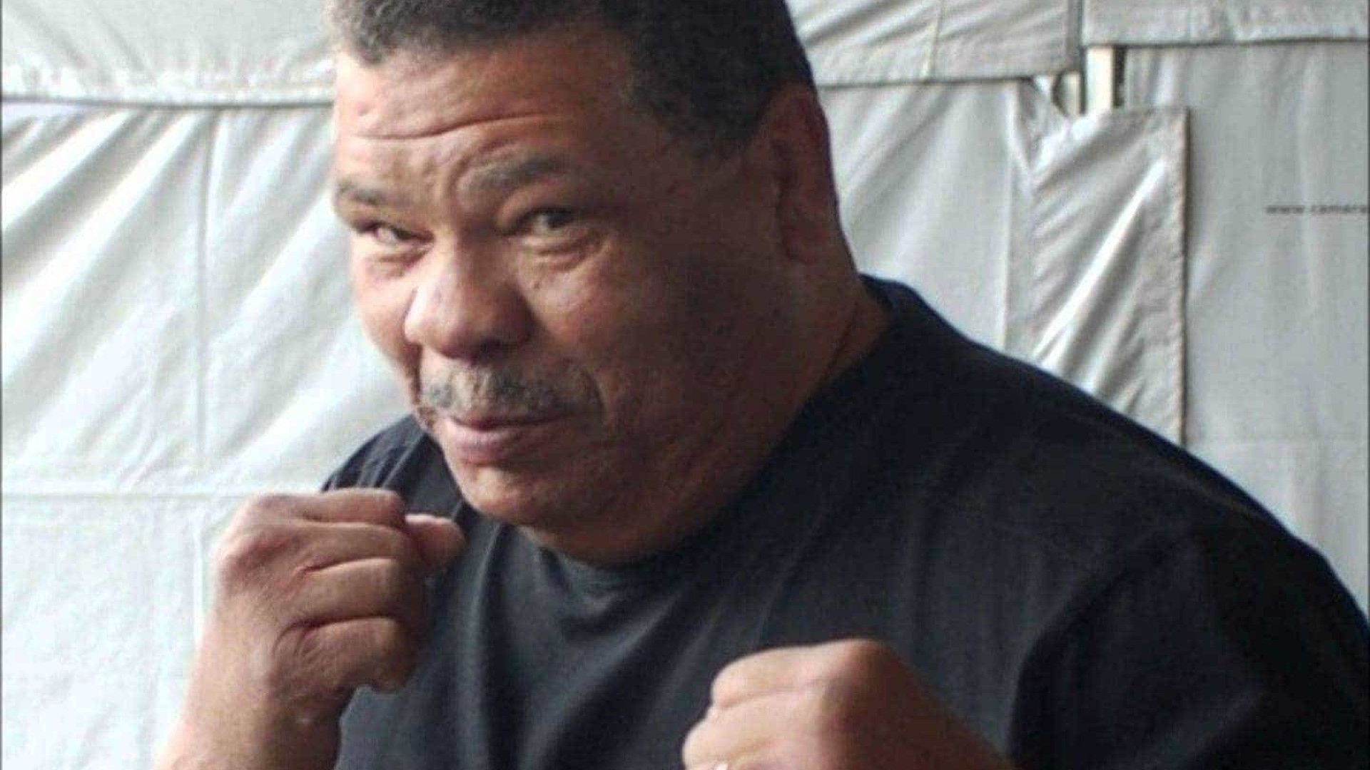 Morre Maguila, lenda do boxe nacional, aos 66 anos