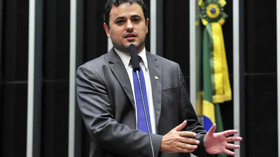 Glauber Braga anuncia greve de fome em protesto contra processo de cassação de mandato