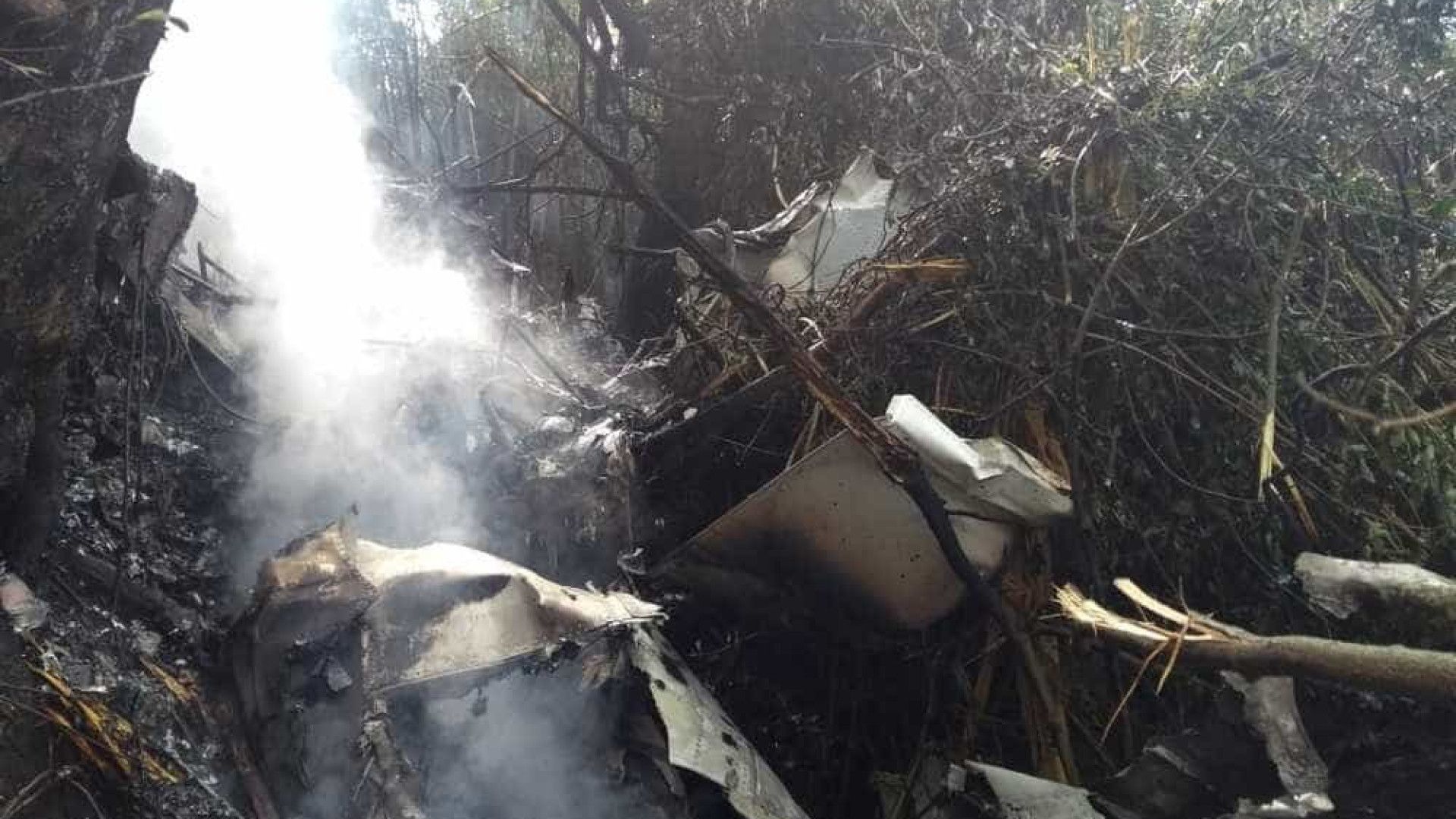 Avião cai perto da Base de Parnamirim, no Rio Grande do Norte