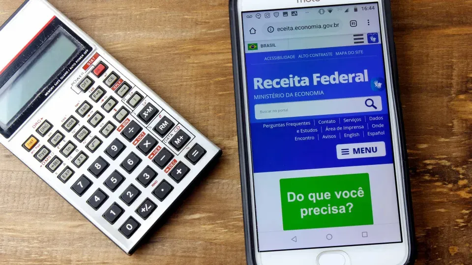Receita Federal emite alerta sobre fim do prazo para declarar o IR