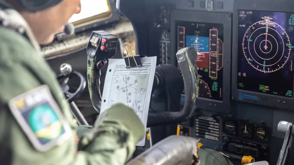 FAB intercepta 3 aeronaves que sobrevoaram área restrita durante Brics no Rio