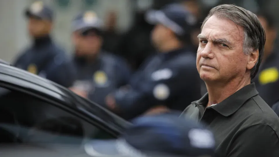 Bolsonaro foi alertado de 'desvios, fraudes e irregularidades' no INSS durante transição, dizem peritos