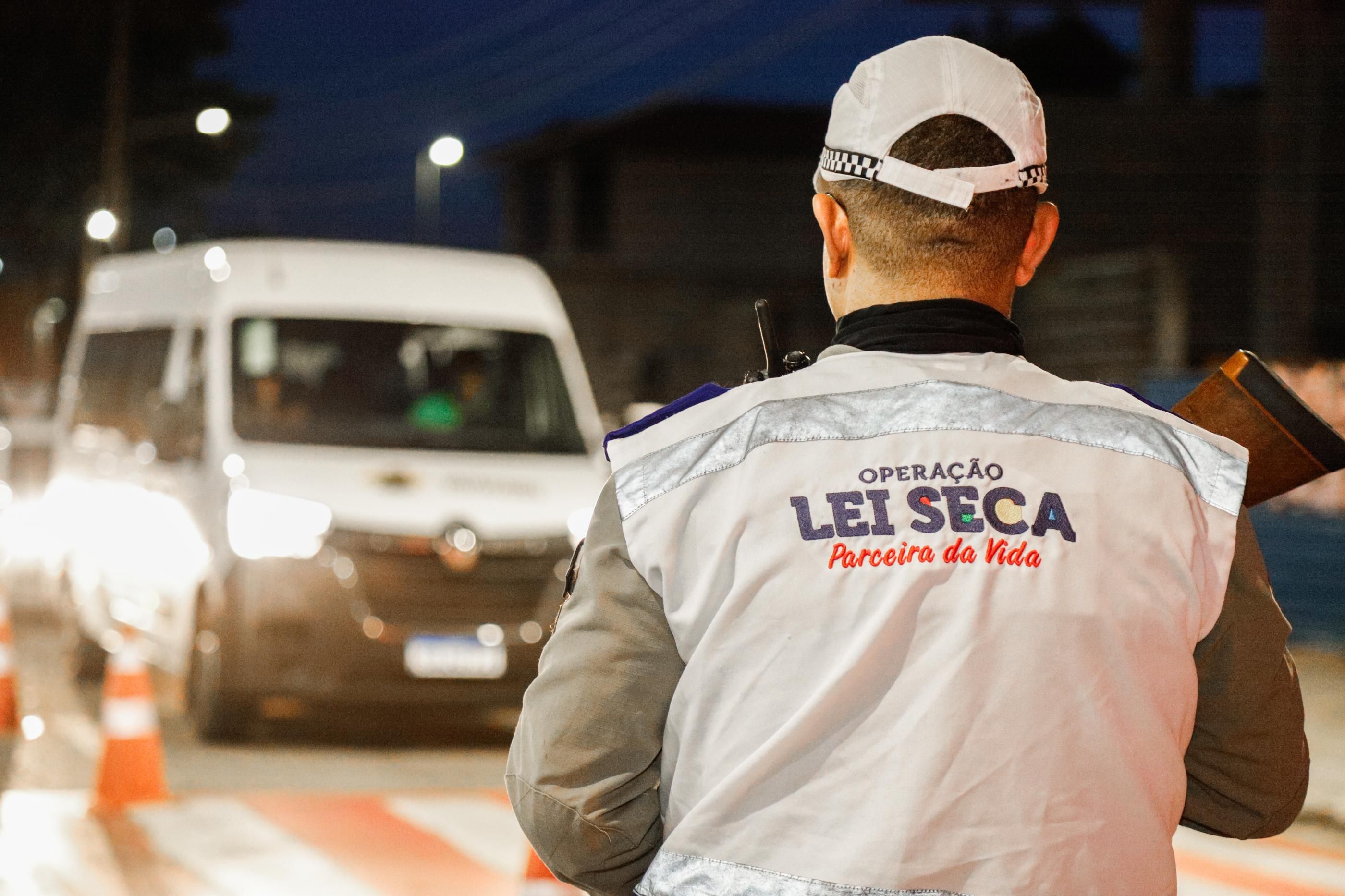 Operação Lei Seca recupera motocicleta roubada durante fiscalização em Maceió