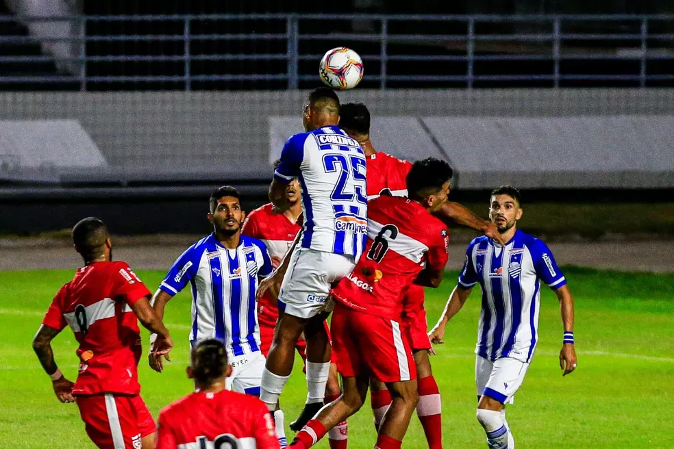 Quantos gols foram marcados nos últimos dez jogos entre CRB e CSA? 