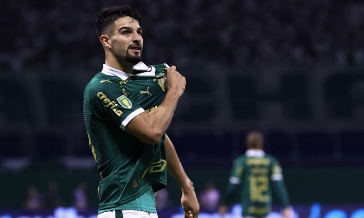 Palmeiras derrota Santos por 2 a 1 no primeiro clássico do Paulistão