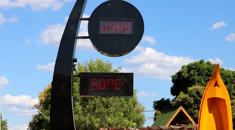 Termômetros em Pão de Açúcar, Sertão de AL, marcam 50º na tarde desta terça-feira