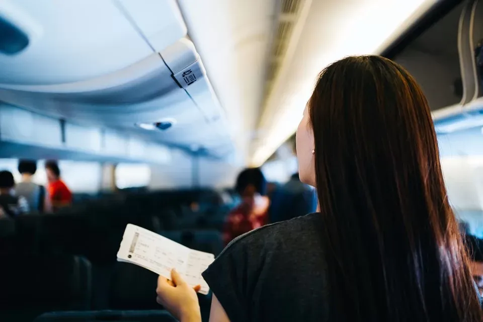 Passagem aérea é vilã da inflação em outubro; veja o que subiu e caiu