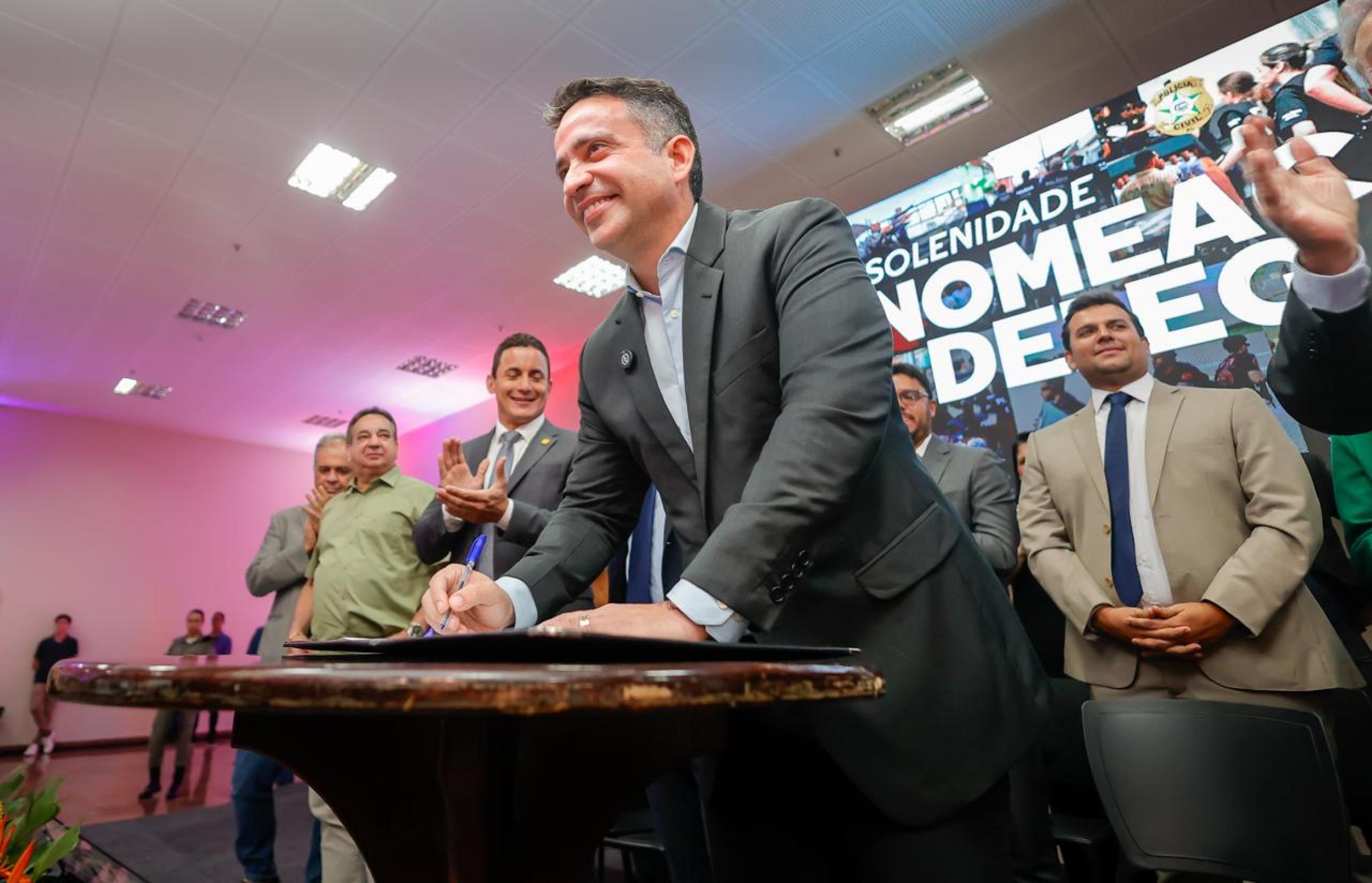 Paulo Dantas nomeia 50 novos delegados de Polícia Civil para reforçar segurança pública