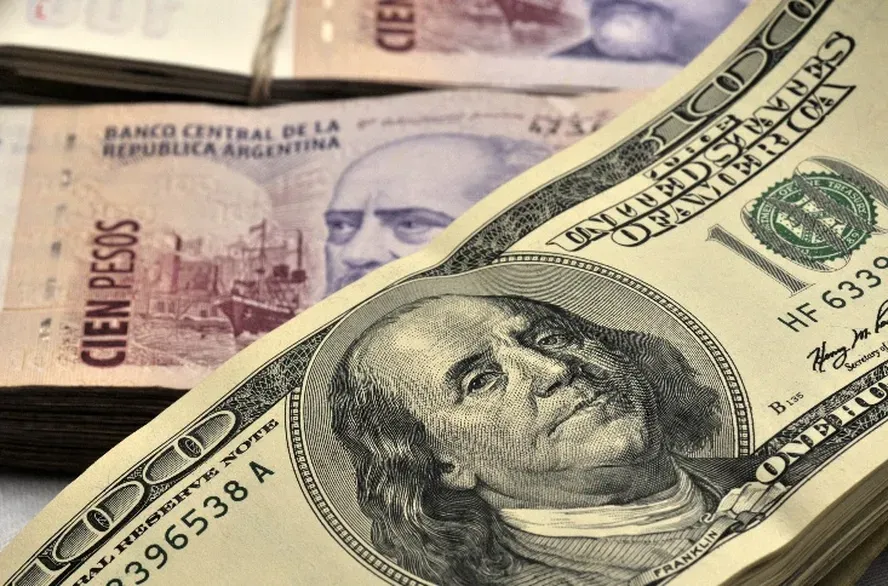 Como a alta do dólar vai afetar preço de comida, gasolina e passagens aéreas?
