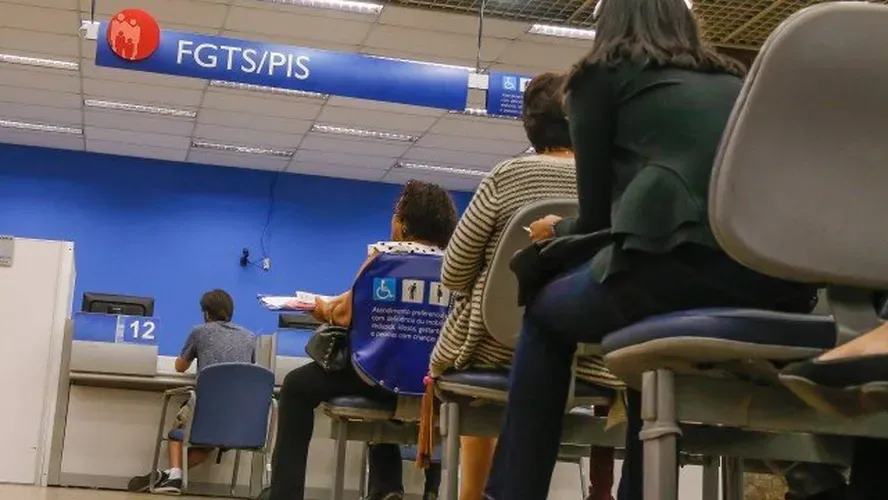 PIS/Pasep: abono salarial começa a ser pago, na segunda, aos nascidos em setembro e outubro