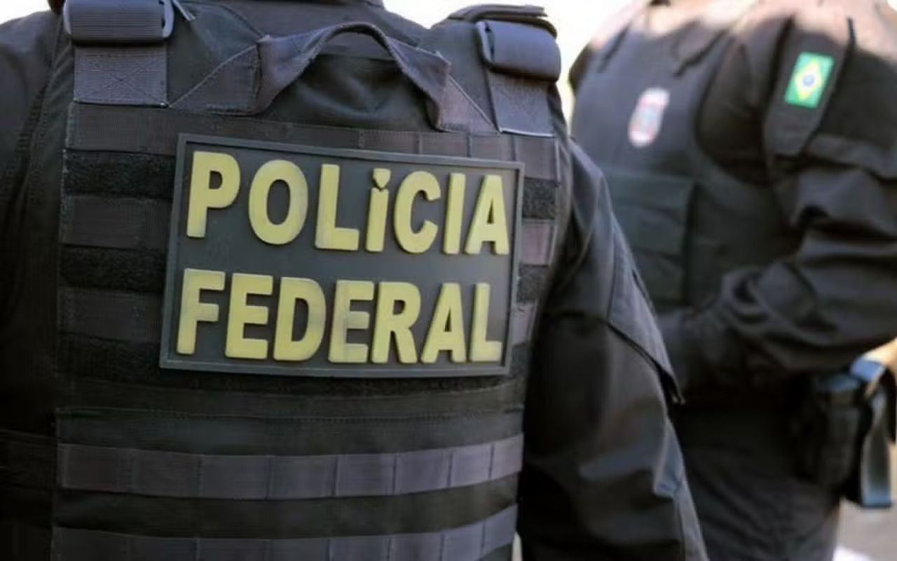 Operação foi cumprida em Alagoas e em outros estados brasileiros. Justiça bloqueou R$ 34 milhões e sequestrou 24 imóveis.