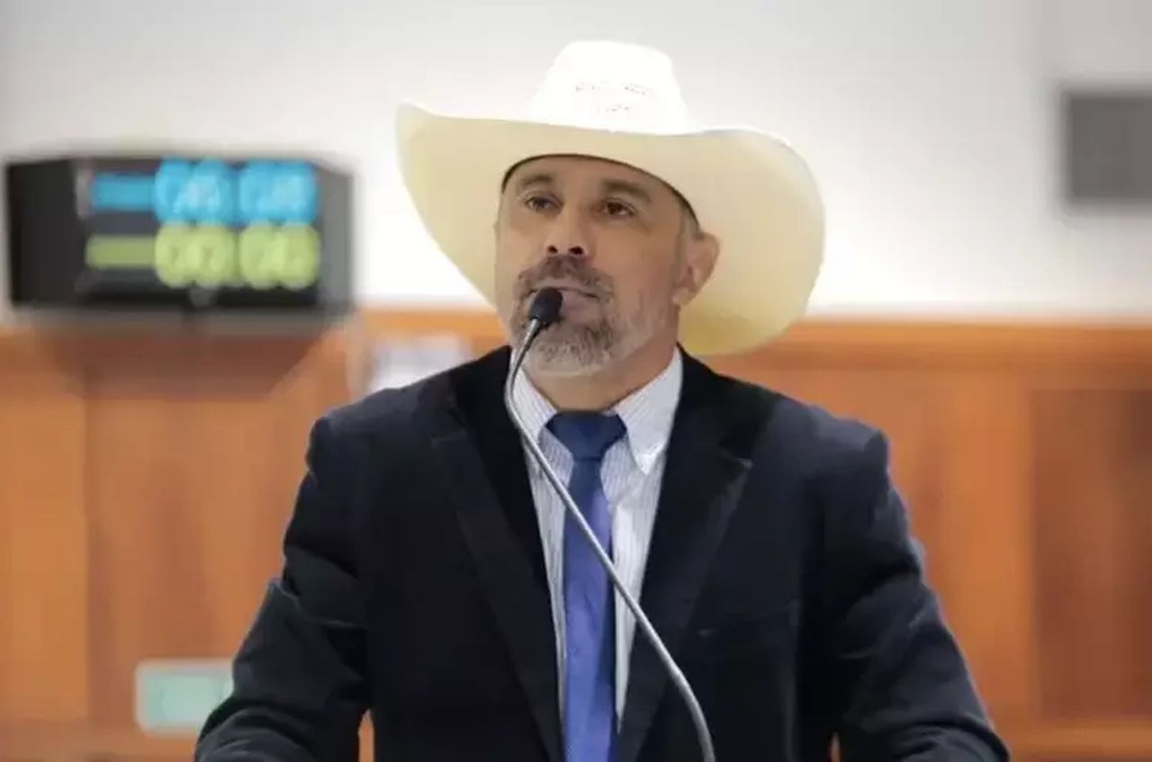 "Pode me prender", diz deputado que admitiu financiar acampamentos antidemocráticos