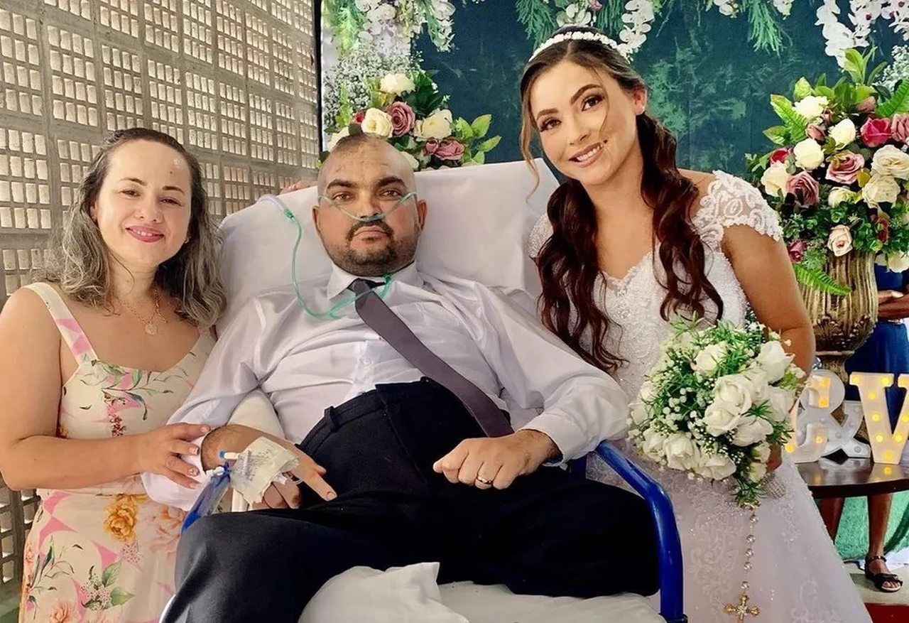 Noivo com câncer morre 10 dias após se casar no hospital em AL