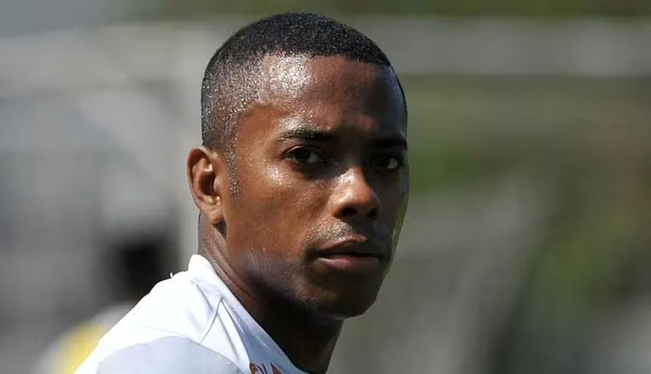Caso Robinho: Corte Especial do STJ adia para 3 de setembro julgamento de recurso do ex-jogador