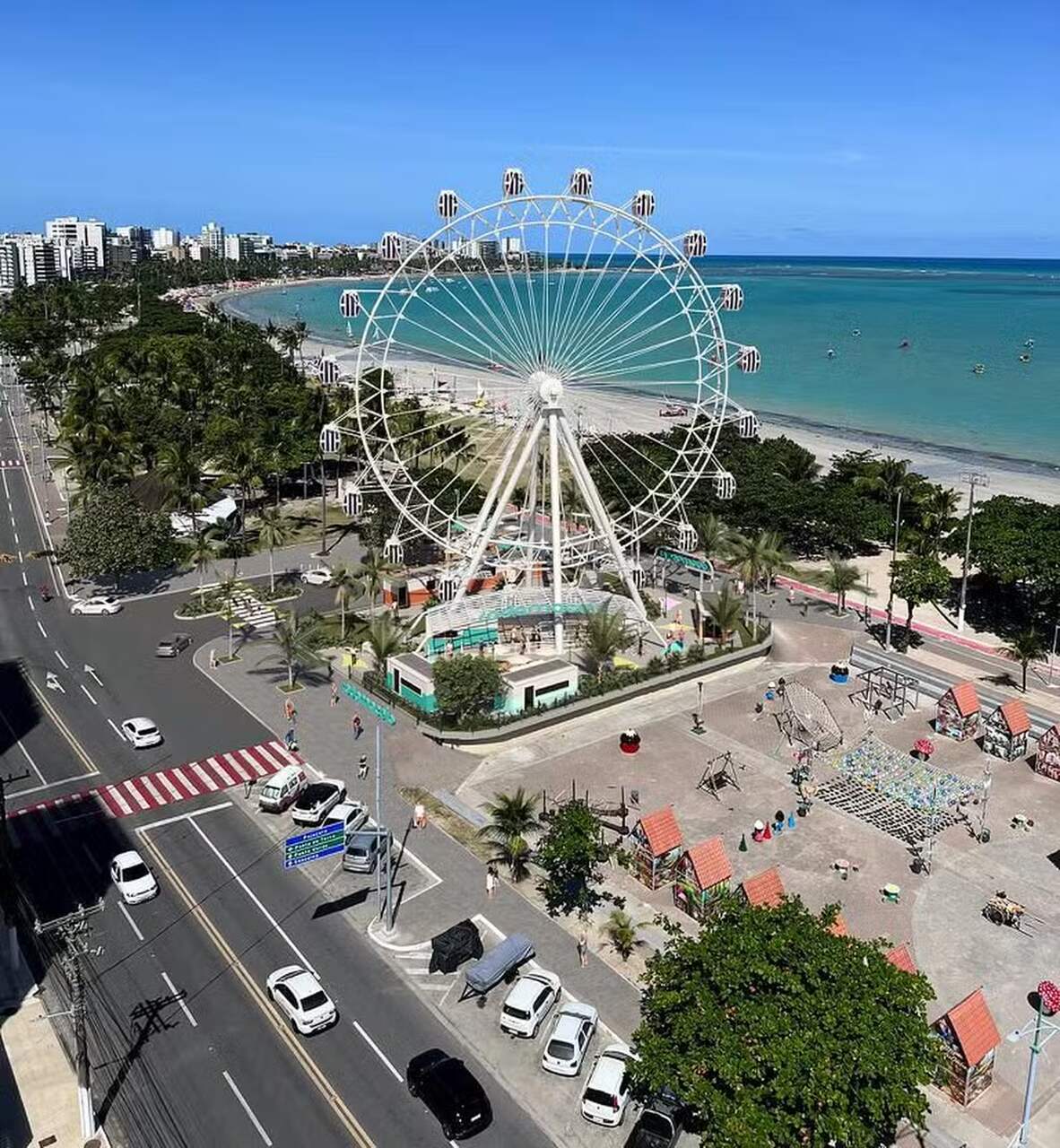 Ilustração mostra como será roda gigante de 45 metros na orla da Pajuçara, em Maceió