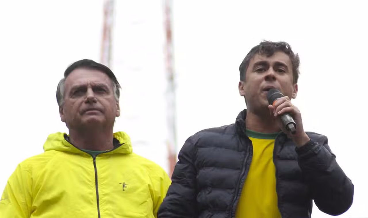 Ligação de vídeo com Nikolas Ferreira durante ato na Paulista influenciou prisão de Bolsonaro
