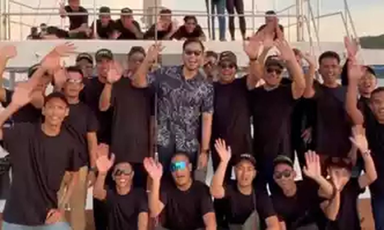 Empresário leva 60 funcionários para férias luxuosas em agradecimento