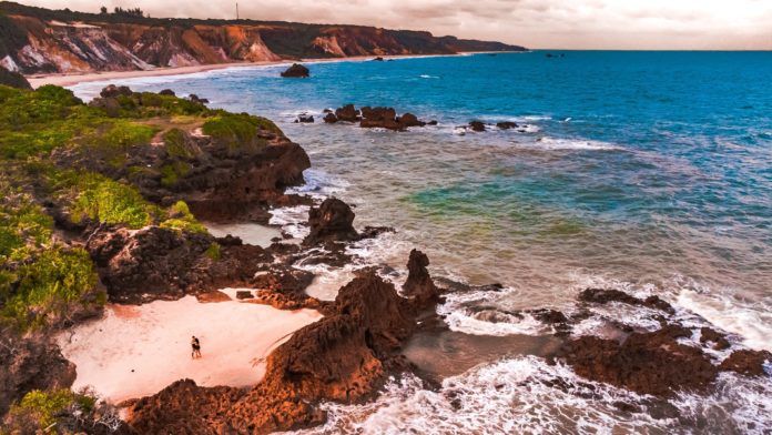 Brasil tem duas entre as dez melhores praias de nudismo do mundo; veja a lista