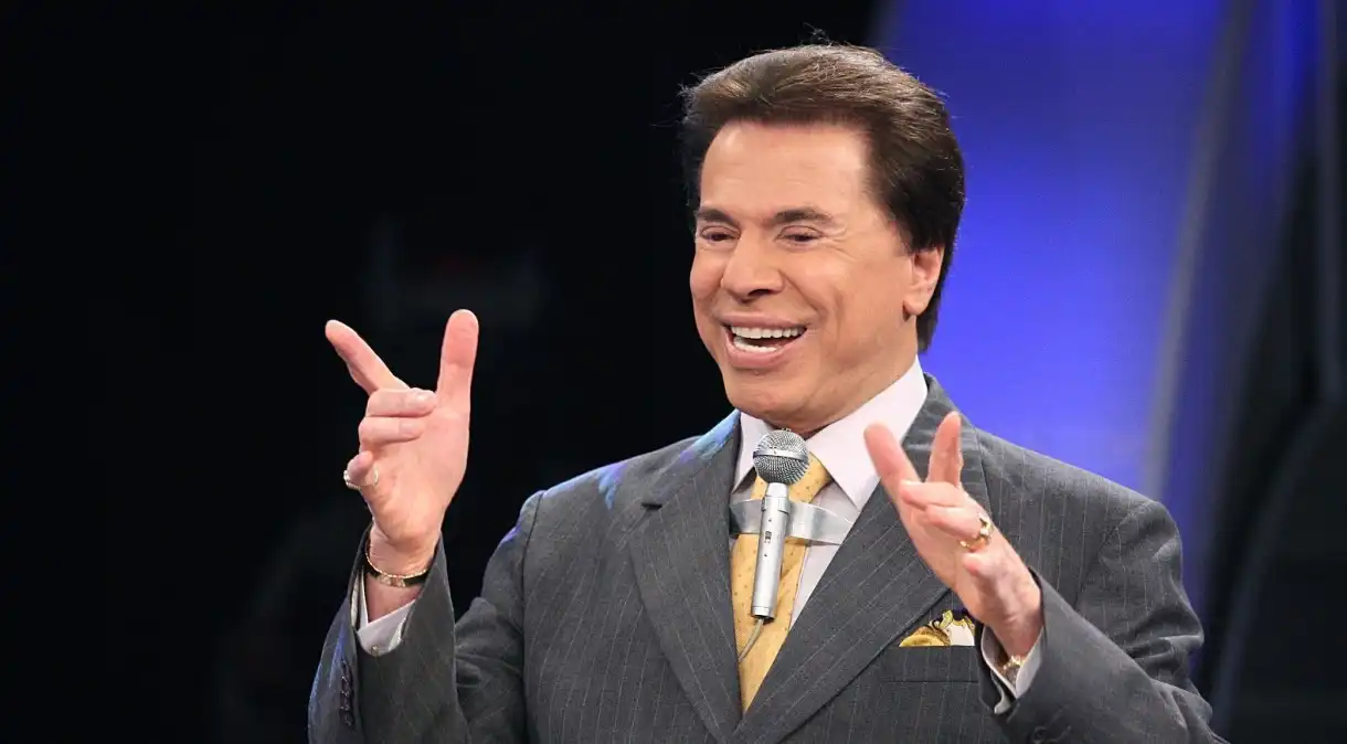 Deputados propõem prêmio e medalha em homenagem a Silvio Santos