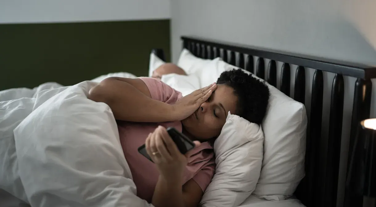 Sono ruim pode ser causa de ansiedade e até infelicidade, aponta estudo