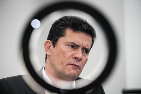 PGR denuncia Moro e pede prisão por calúnia contra ministro Gilmar Mendes