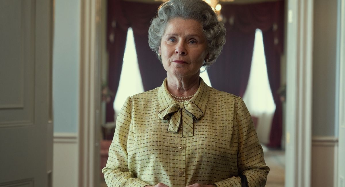 Mesmo em crise, Rainha Elizabeth II domina a quinta temporada de The crown