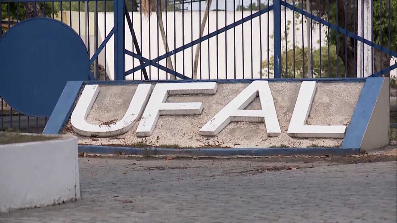 Ufal recorre de decisão que obriga instituição a matricular candidato autista aprovado em Medicina