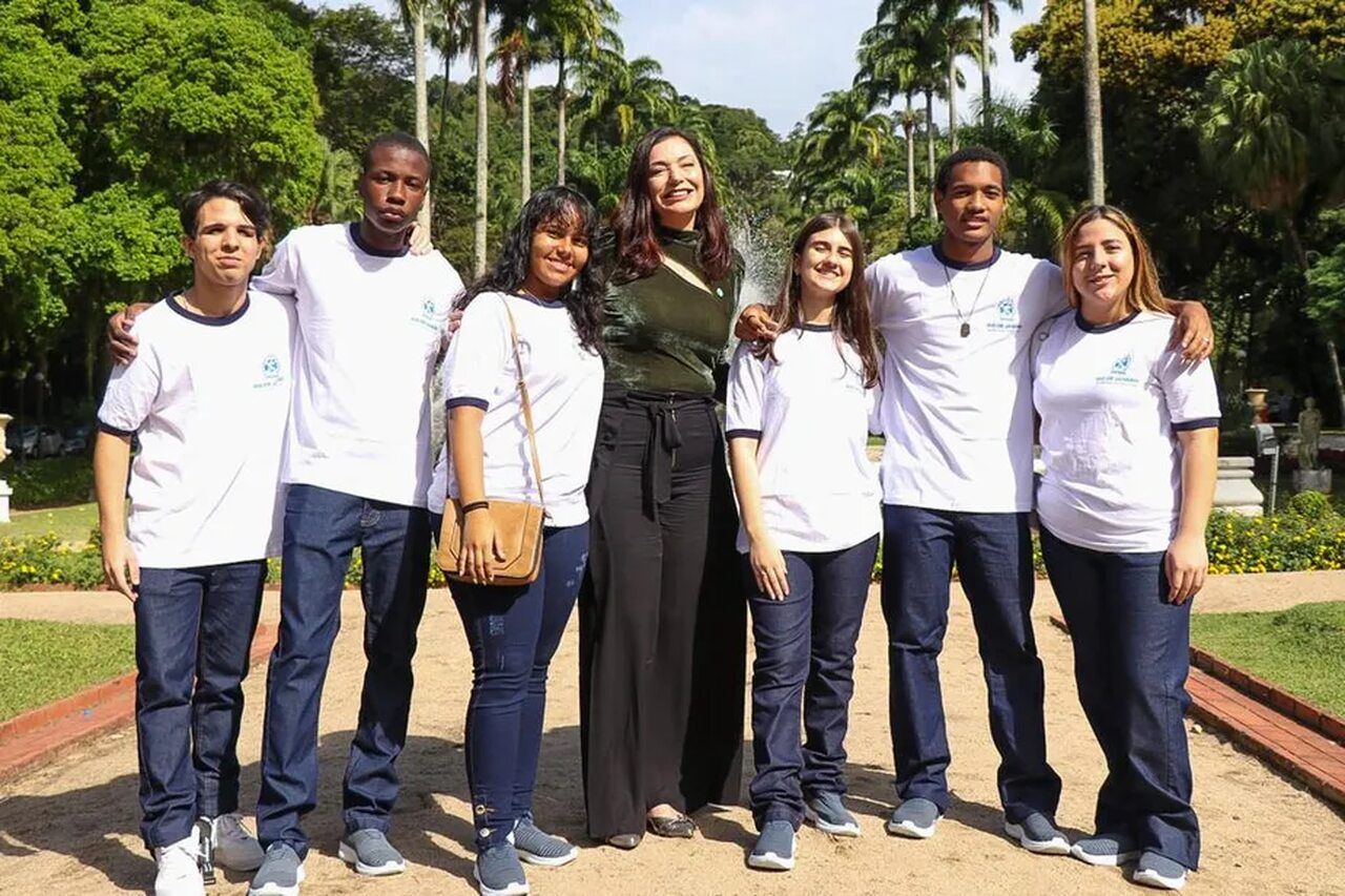 Rumo à Olimpíada Internacional de Matemática: alunos da rede estadual embarcam para os EUA