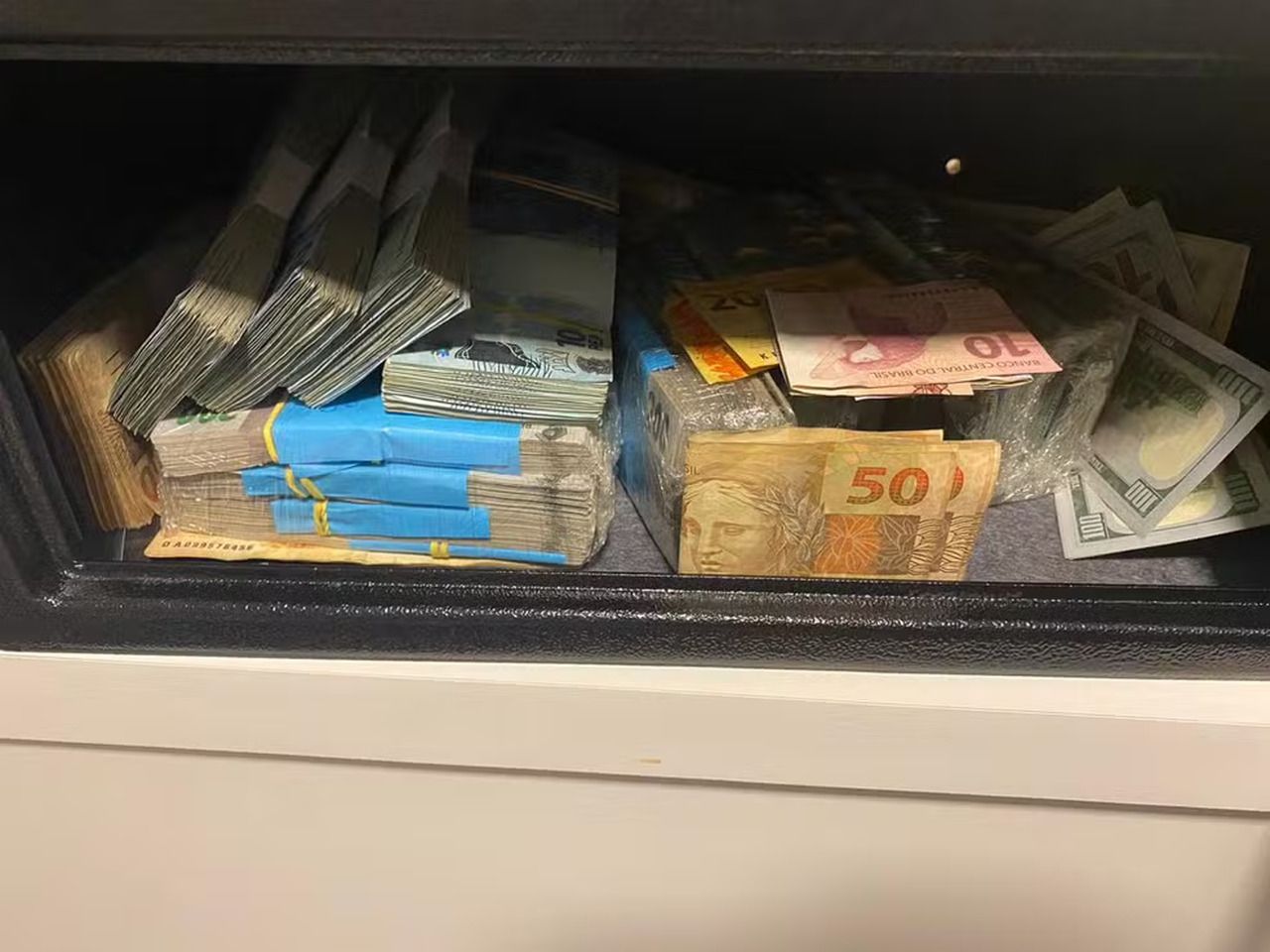 Três vereadores e mais 10 pessoas são presos em operação contra grupo ligado ao PCC suspeito de fraudar licitações