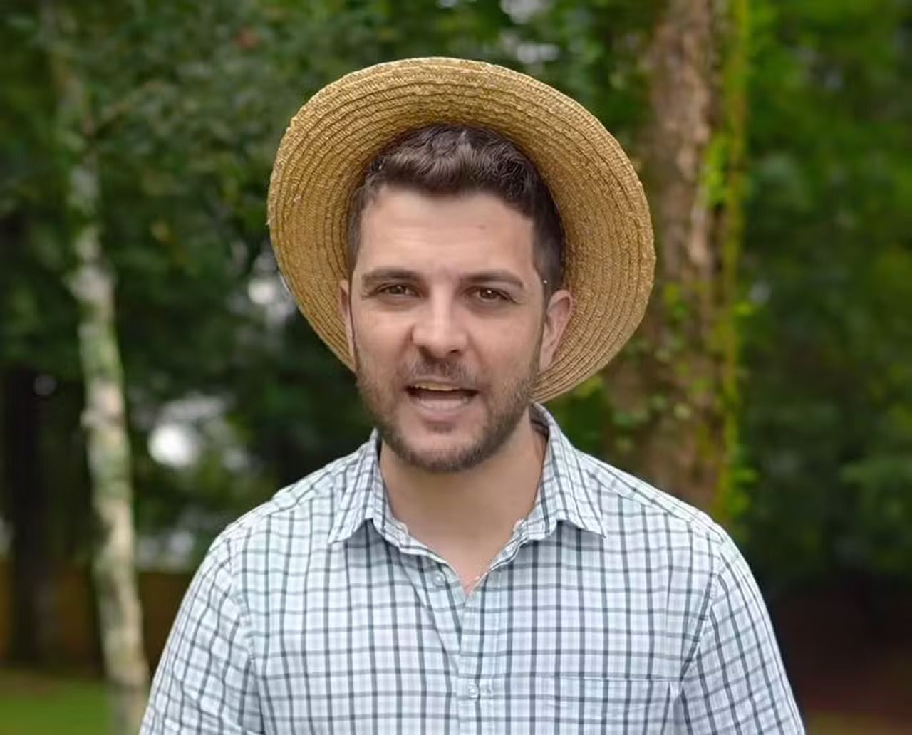 Quem é Badin, 'o colono', gaúcho que é fenômeno do humor e arrecadou mais de R$ 60 milhões para o RS