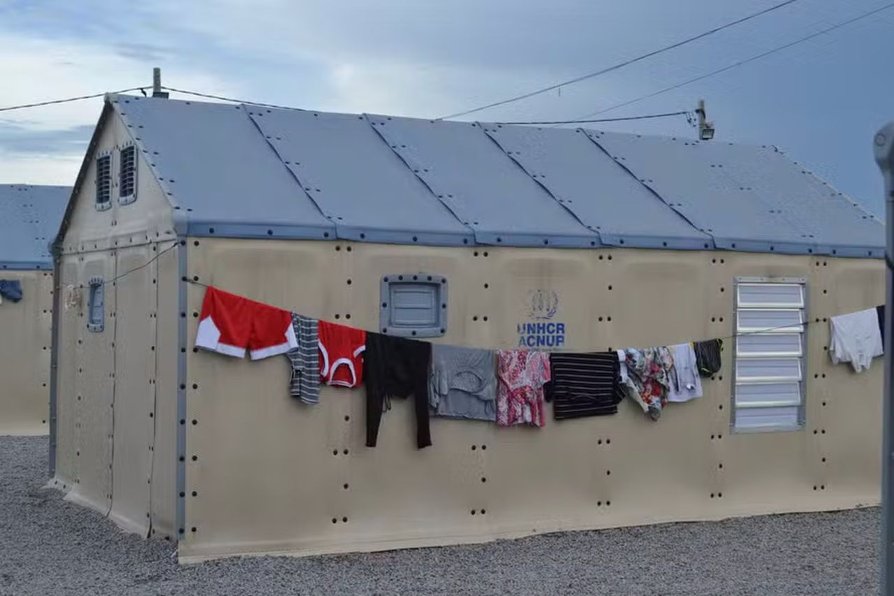 Casas modulares enviadas pela ONU ao RS chegam nesta terça (28) ao aeroporto de Guarulhos