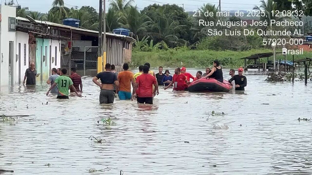 Mais de 700 pessoas estão pessoas fora de casa por conta das chuvas em Alagoas