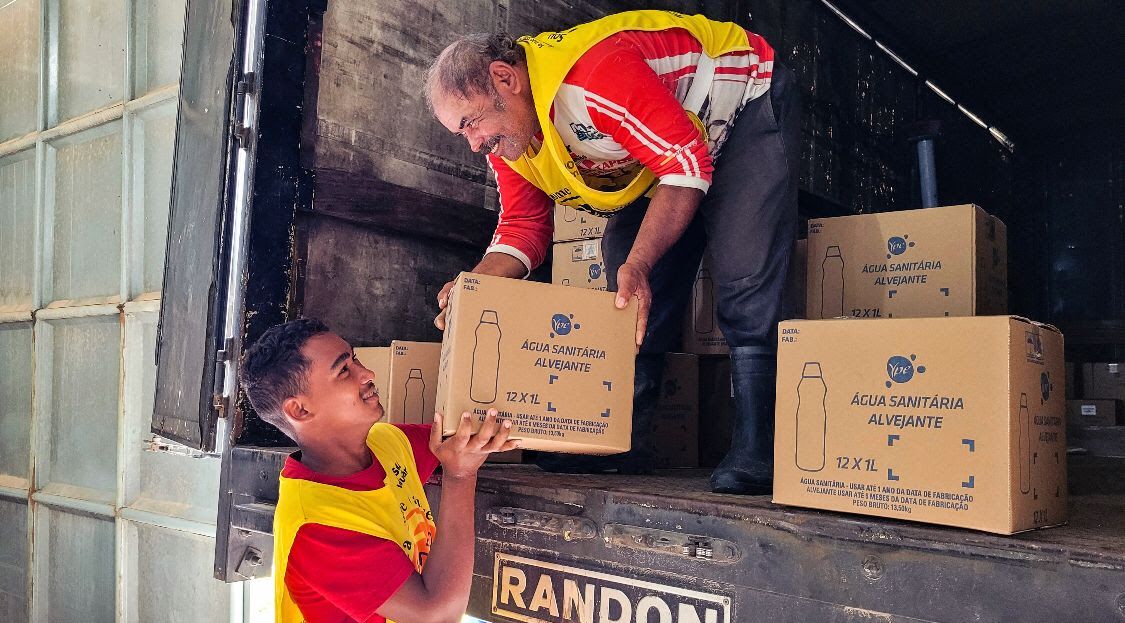 Ypê doa kits de limpeza para vítimas das chuvas em Alagoas